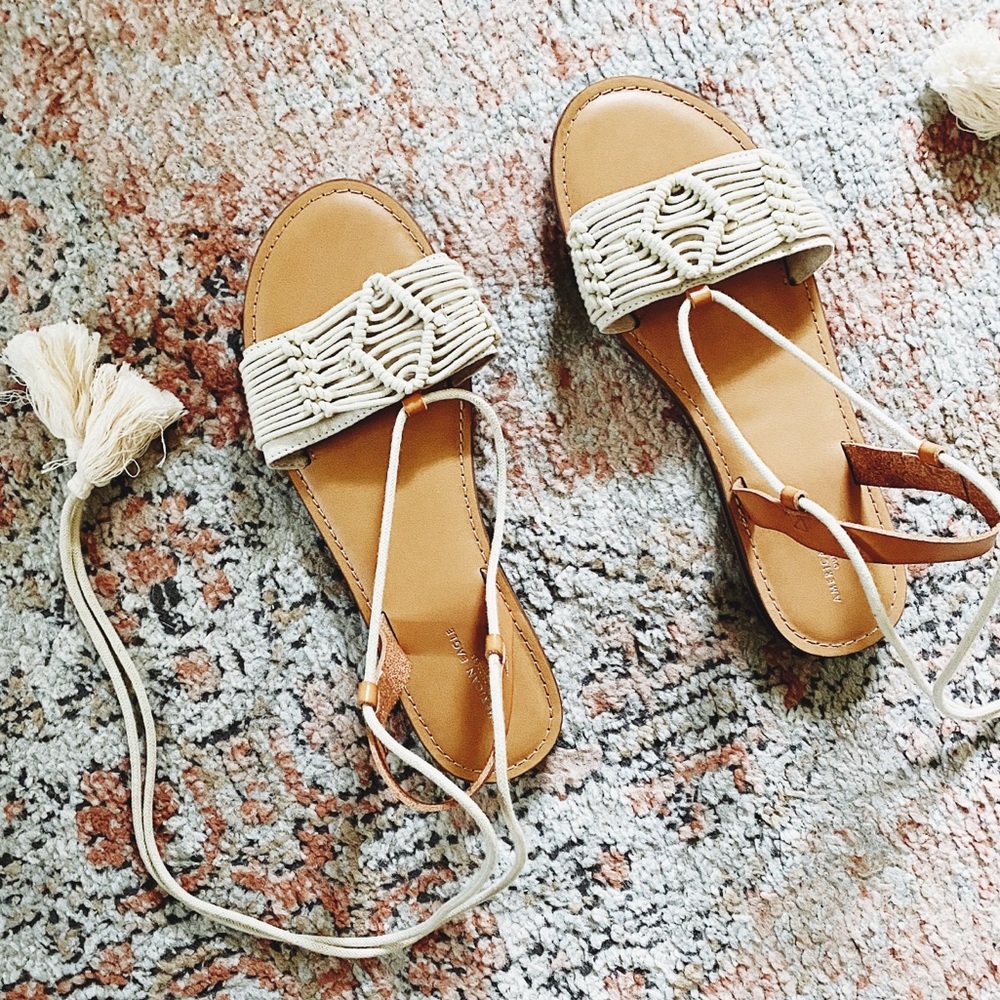 American Eagle Outfitters Cream and Tan Sandals